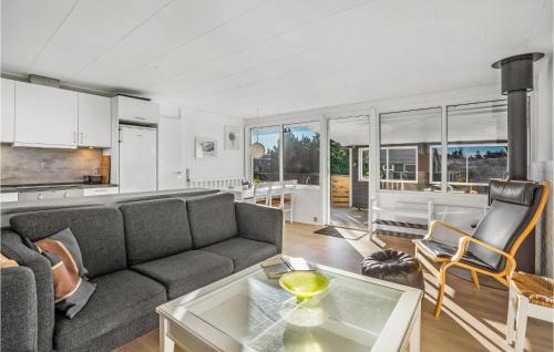 Bjerregaard House | Beautiful Home In Hvide Sande With Wifi