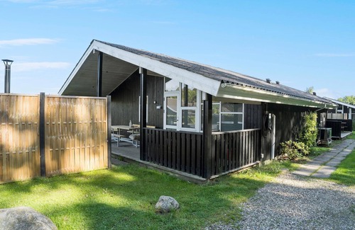 Pøt Strandby House | Beautiful home in Juelsminde with sauna