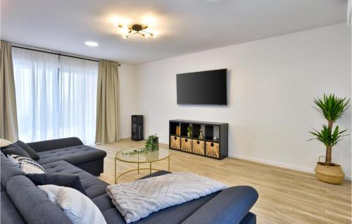 Klostar Ivanic House | Beautiful Home In Klostar Ivanic