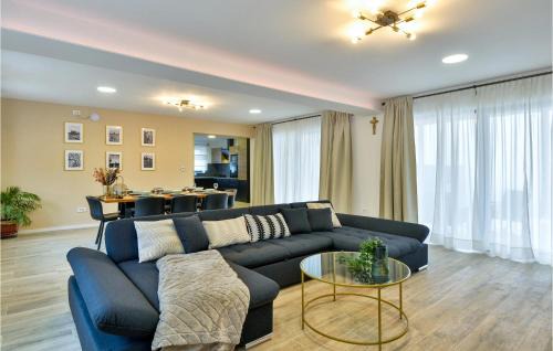 Klostar Ivanic House | Beautiful Home In Klostar Ivanic