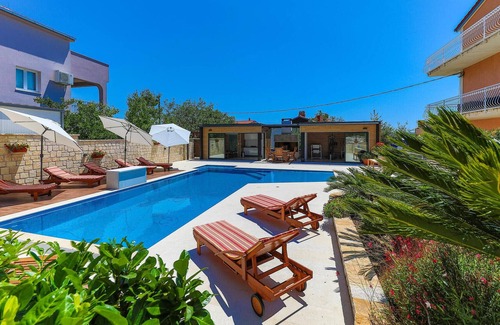 Kastel Stari Villa | Beautiful Home in Kastel Stari With Jacuzzi, Wifi and 2 Bedrooms