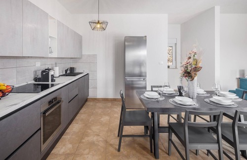 Viskovici House | Beautiful home in Koromacno with WiFi