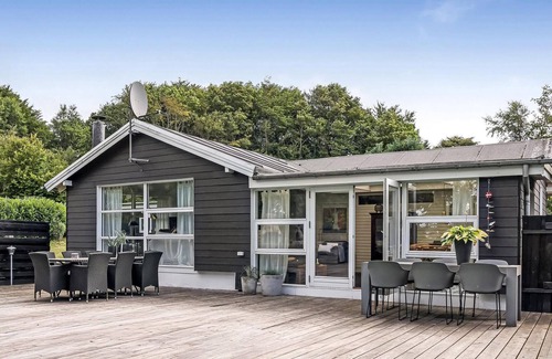 Logstrup House | Beautiful home in Løgstrup