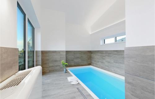 Lembruch House | Beautiful Home In Lembruchdümmer See