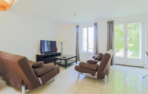 Monthenault House | Beautiful Home In Monthenault With Wifi