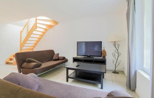 Monthenault House | Beautiful Home In Monthenault With Wifi