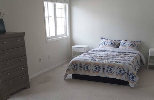 Newmarket House | Beautiful Home in Newmarket, Ontario, 5 minutes from big plaza