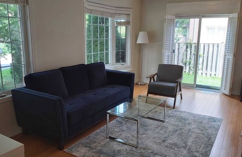 Newmarket House | Beautiful Home in Newmarket, Ontario, 5 minutes from big plaza