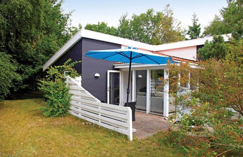 Ørsted House | Beautiful home in ørsted with kitchen