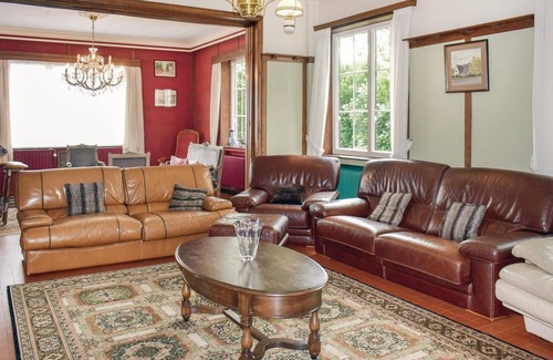 Poperinge House | Beautiful home in Poperinge with sauna