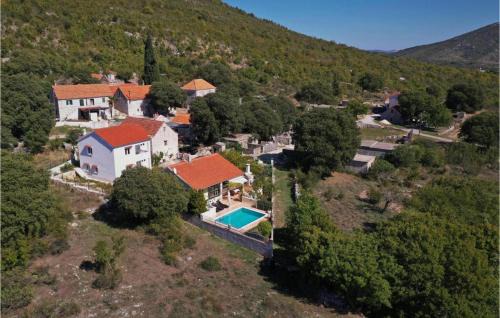 Prapatnica House | Beautiful Home In Prapatnica