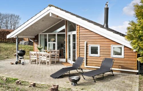 Bisserup House | Beautiful Home In Rude With Kitchen