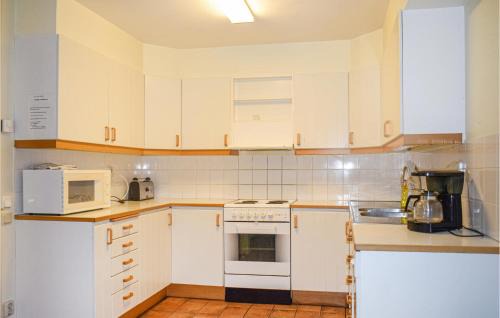 Tingsryd House | Beautiful Home In Tingsryd With Sauna