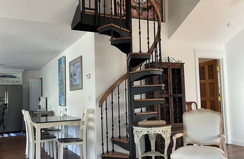Summerplace House | Beautiful Home in Tropical Beach Paradise.