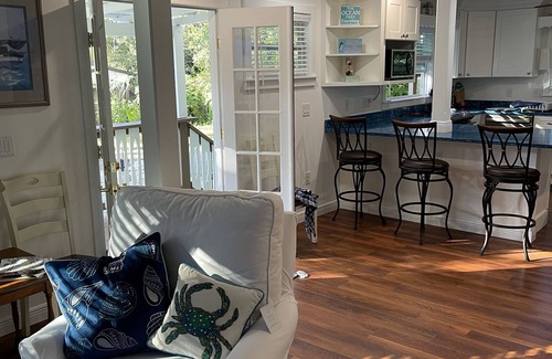 Summerplace House | Beautiful Home in Tropical Beach Paradise.