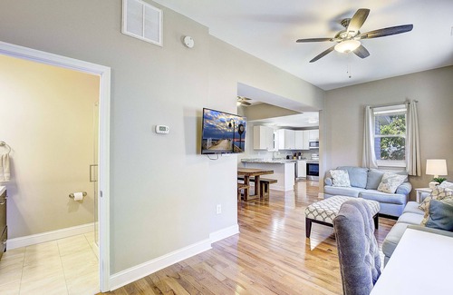 North Beach House | Beautiful home in walkable beach town near DC & Herrington Harbor Yacht Club!