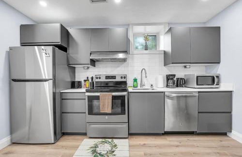 Landsdale House | Beautiful Home Near DT GO Hospitals Waterfalls