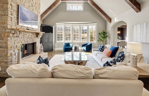 Jenks House | Beautiful home on Acre Lot in Jenks.
