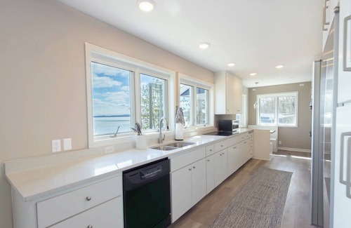 LaPorte House | Beautiful home on Kabekona Lake near Walker, MN! Features 2 master suites!