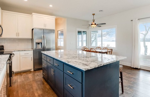 Lindstrom House | Beautiful home on North Center Lake
