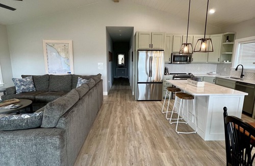 Steinhatchee House | Beautiful home on the river, mins to the Gulf; fire-pit, bar, view