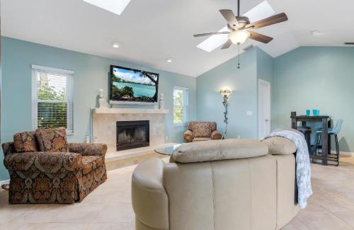 Pebble Beach House | Beautiful home overlooking a freshwater pond and golf course