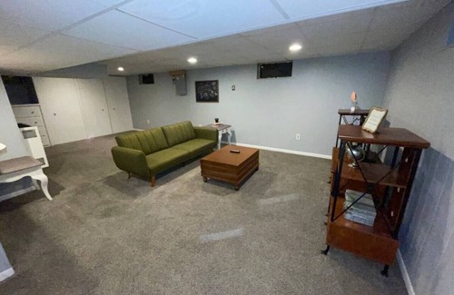Royal Oak House | Beautiful Home w/3 Bedrooms in Royal Oak