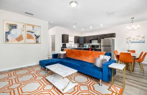 Gainesville Condo | Beautiful Home | Walk to UF | Newly built