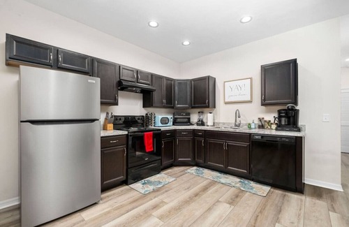 Gainesville Condo | Beautiful Home | Walk to UF | Newly built