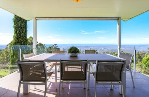 Eagle Heights Apartment | Beautiful Home with Breath-taking Views Mt Tamborine