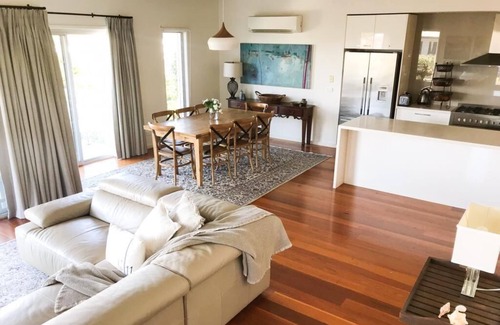 Gerringong House | Beautiful home with views of the ocean and rolling hills.