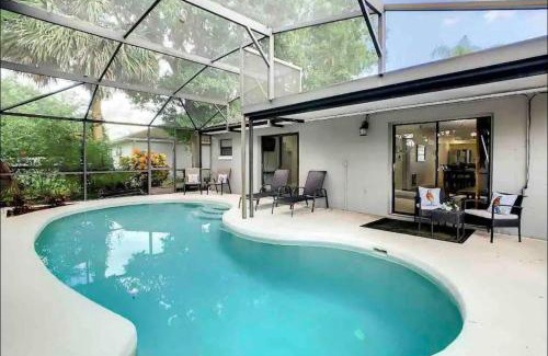 Poinciana House | Beautiful Home with Swimming Pool