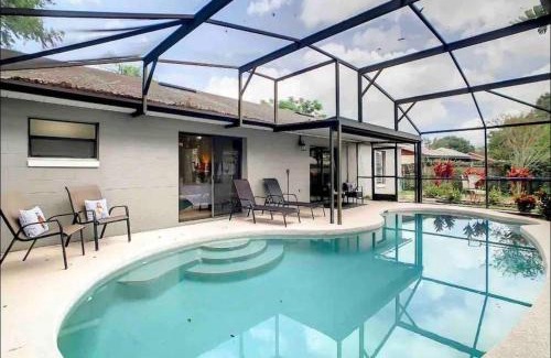 Poinciana House | Beautiful Home with Swimming Pool