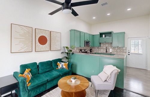 San Antonio Condo | Beautiful home with great location, one block from Botanical Gardens