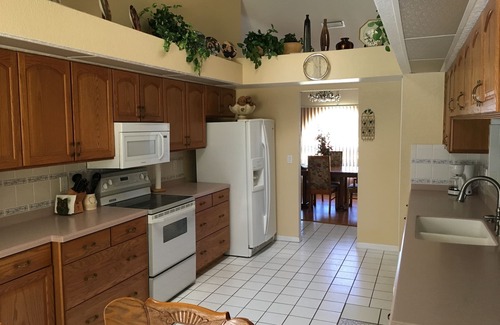 Spring Hill House | Beautiful Home With Heated Pool In A Nice Neighborhood