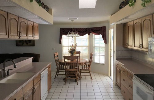 Spring Hill House | Beautiful Home With Heated Pool In A Nice Neighborhood