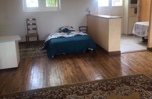 Chanzeaux House | Beautiful house in an ancient school;