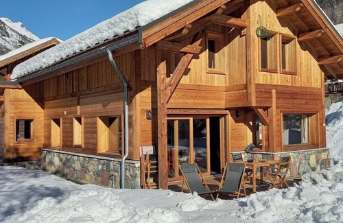 Vallouise-Pelvoux Ski Chalet | Beautiful house very close to the ski lift