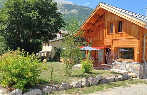 Vallouise-Pelvoux Ski Chalet | Beautiful house very close to the ski lift