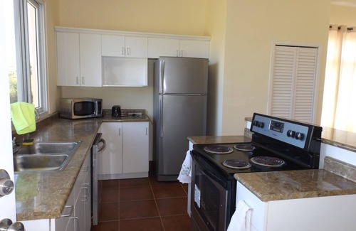 Barra de Chapagua House | Beautiful House Rental In Trujillo Honduras, Walking Distance To Sandy Beach.