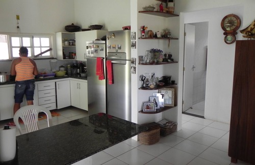 Guarajuba House | Beautiful House, 4 Bedrooms, 3 Suites, All With Air Conditioning, Pool, 800m From The Sea