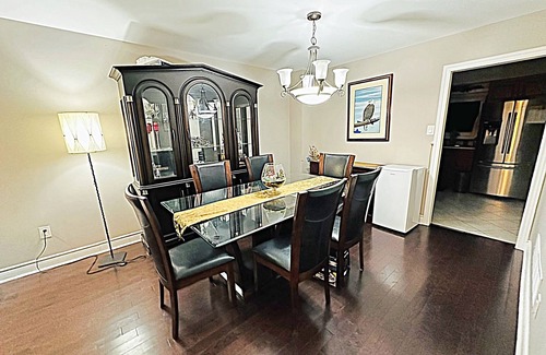 Hurontario House | Beautiful House b/w Square One and Heart Land less than 5 min drive, Mississauga