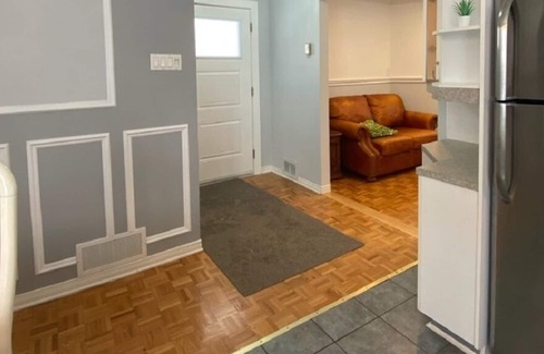 Laval House | Beautiful house. Backyard pool. Free parking. Free Wi-Fi