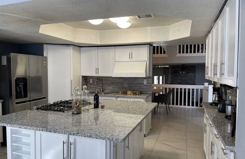 Biggs Field House | Beautiful House for 14ppl w/pool-NoPartiesallowed