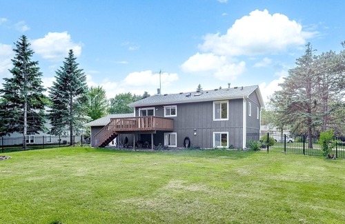 Eden Prairie House | Beautiful House in Eden Prairie - Entire House