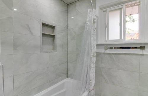 Woburn House | Beautiful house near Eglinton GO