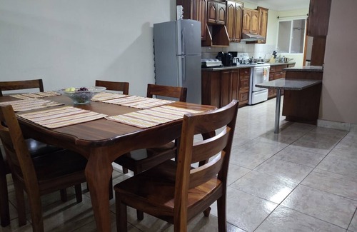 Heredia House | Beautiful House Near the Airport and Mall Oxigeno