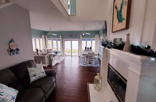 Brooklyn House | Beautiful house + pontoon boat/jet ski =all inclusive Vineyard Lake experience!