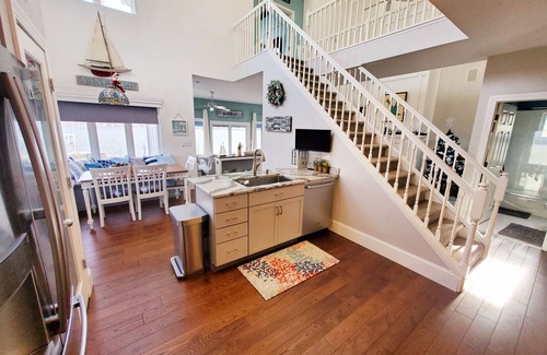 Brooklyn House | Beautiful house + pontoon boat/jet ski =all inclusive Vineyard Lake experience!