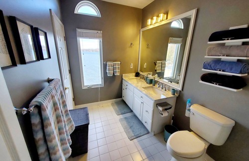 Brooklyn House | Beautiful house + pontoon boat/jet ski =all inclusive Vineyard Lake experience!